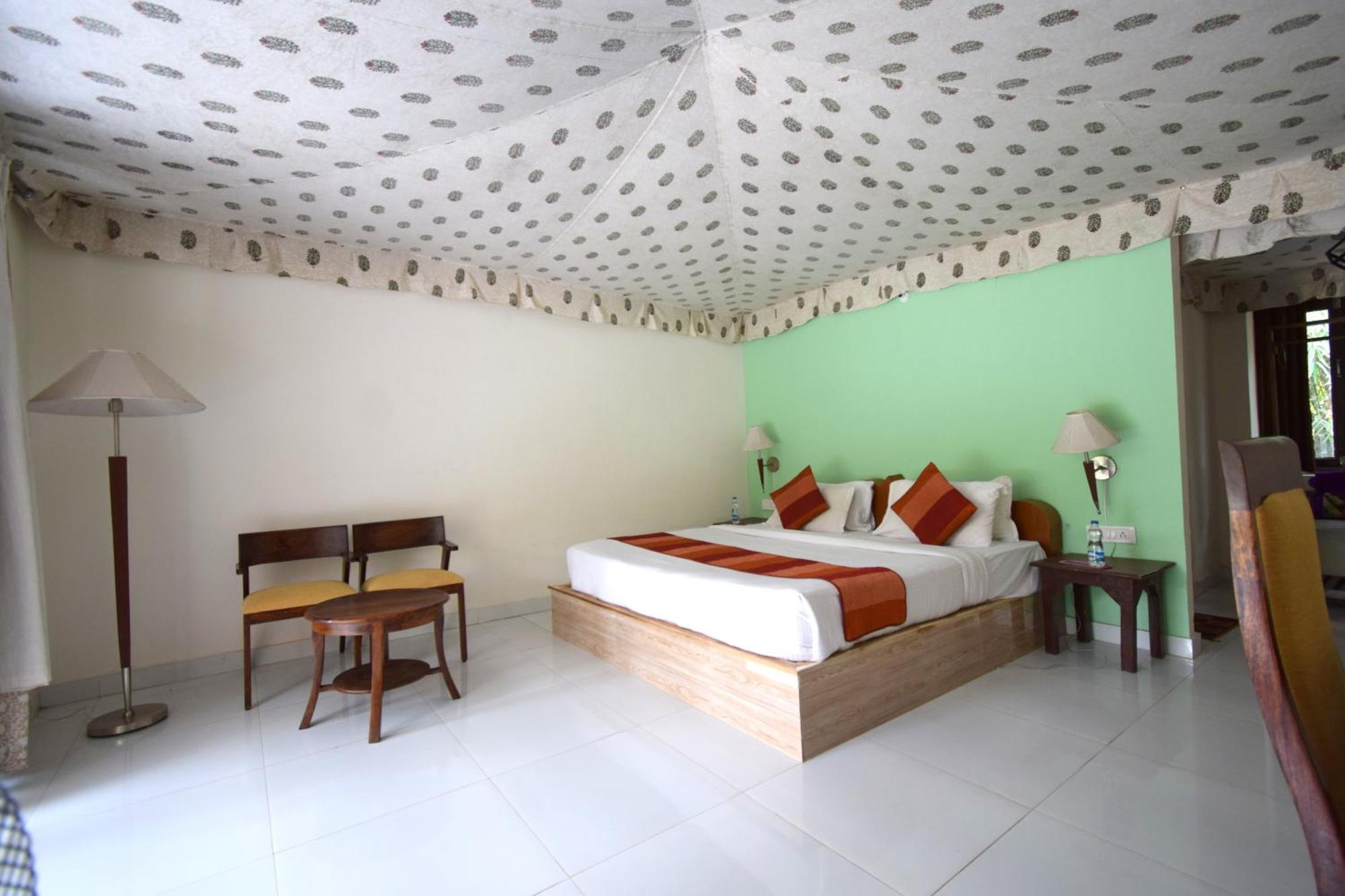 सहारा Sultan Bagh Resort By The Sky Imperial